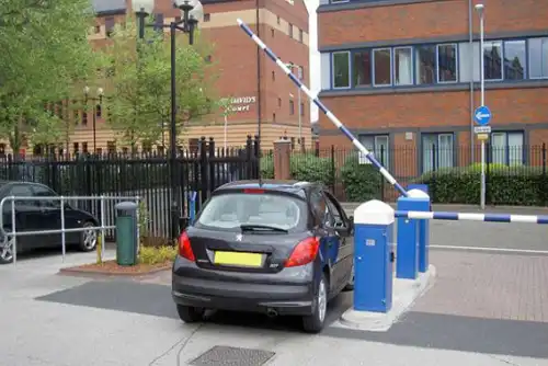 Best ANPR System for Commercial Parking: Buyer’s Guide